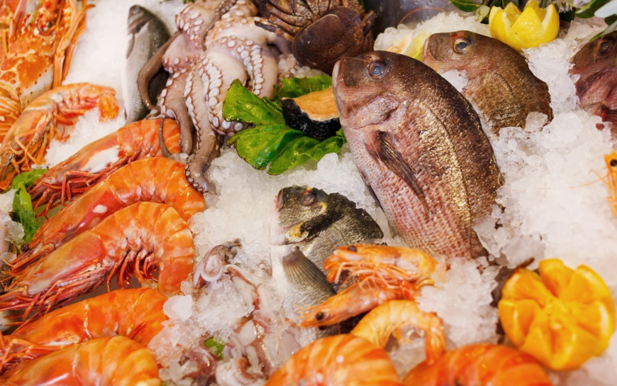Blanes, mercat de fruita i verdura i subhasta de peix