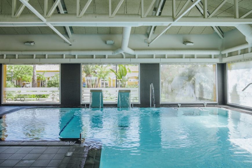 Spa y piscina climatizada · Instalaciones Alannia Sports